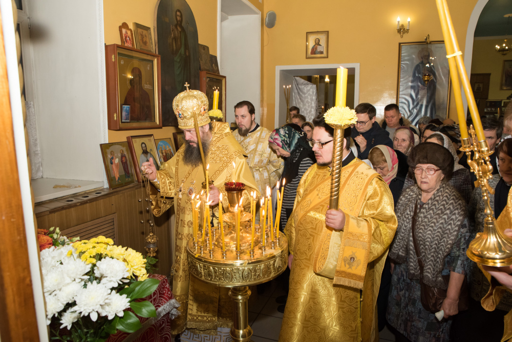 В канун престольного праздника митрополит Серафим возглавил всенощное бдение в нашем храме