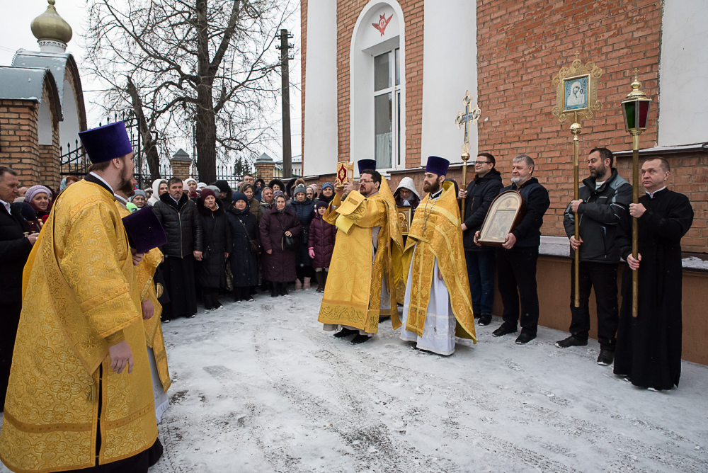 В престольный праздник митрополит Серафим совершил литургию в нашем храме