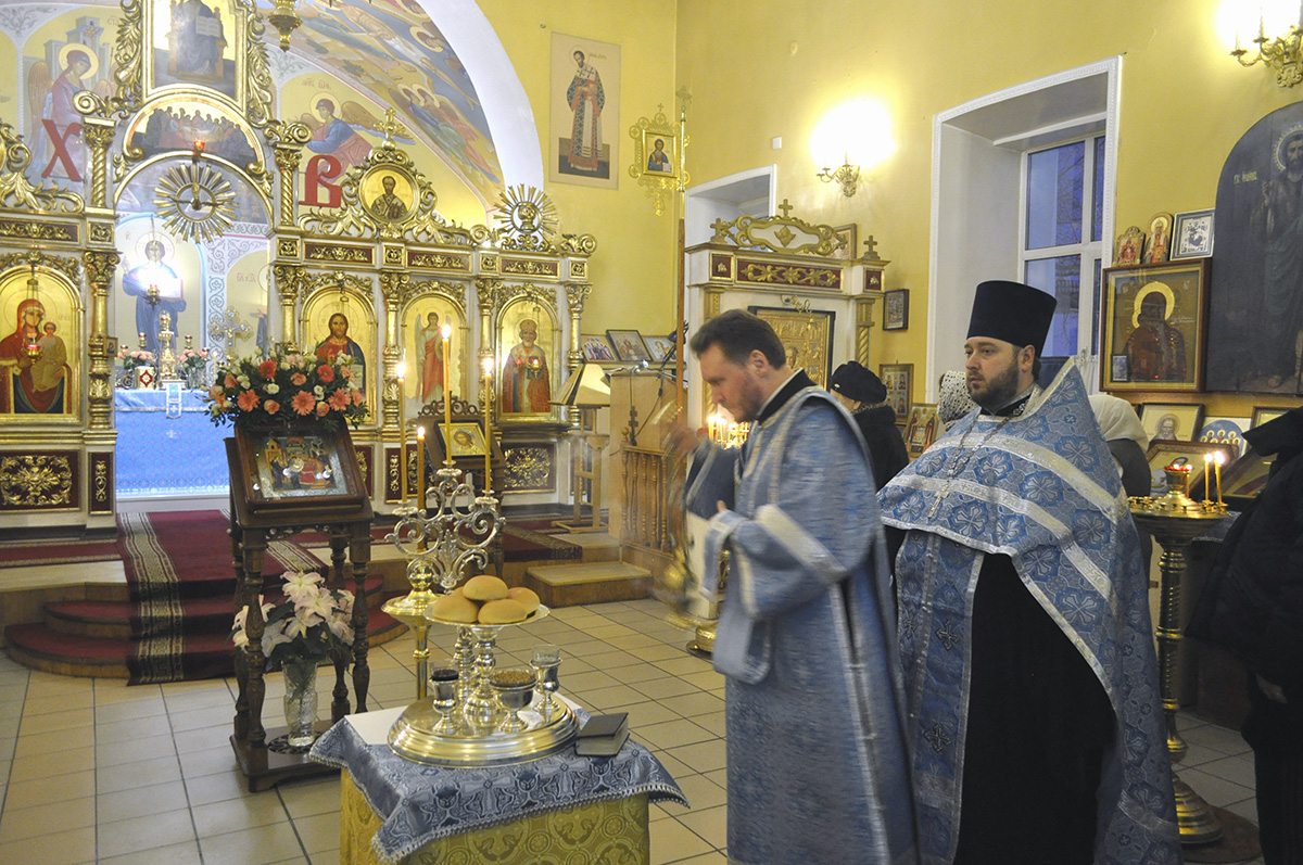 Всенощное бдение в канун праздника Сретения Господня