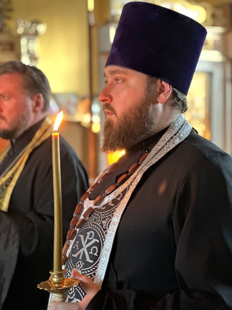 Протоиерей Александр Филиппов совершил повечерие с чтением второй части Великого покаянного канона преподобного Андрея Критского