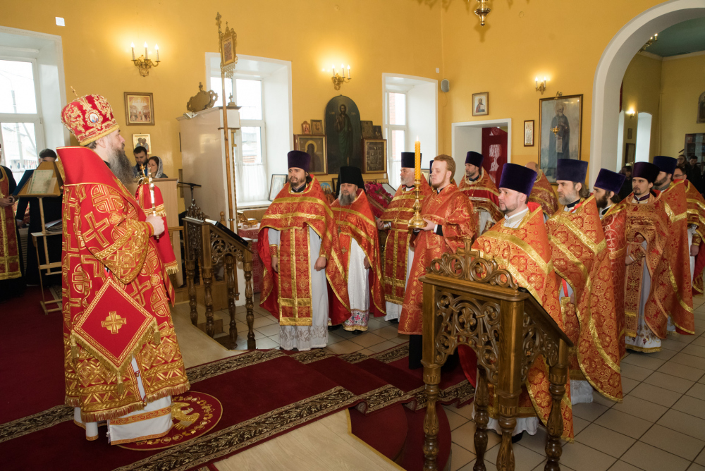 Во вторник Светлой седмицы митрополит Серафим совершил Божественную литургию в нашем храме