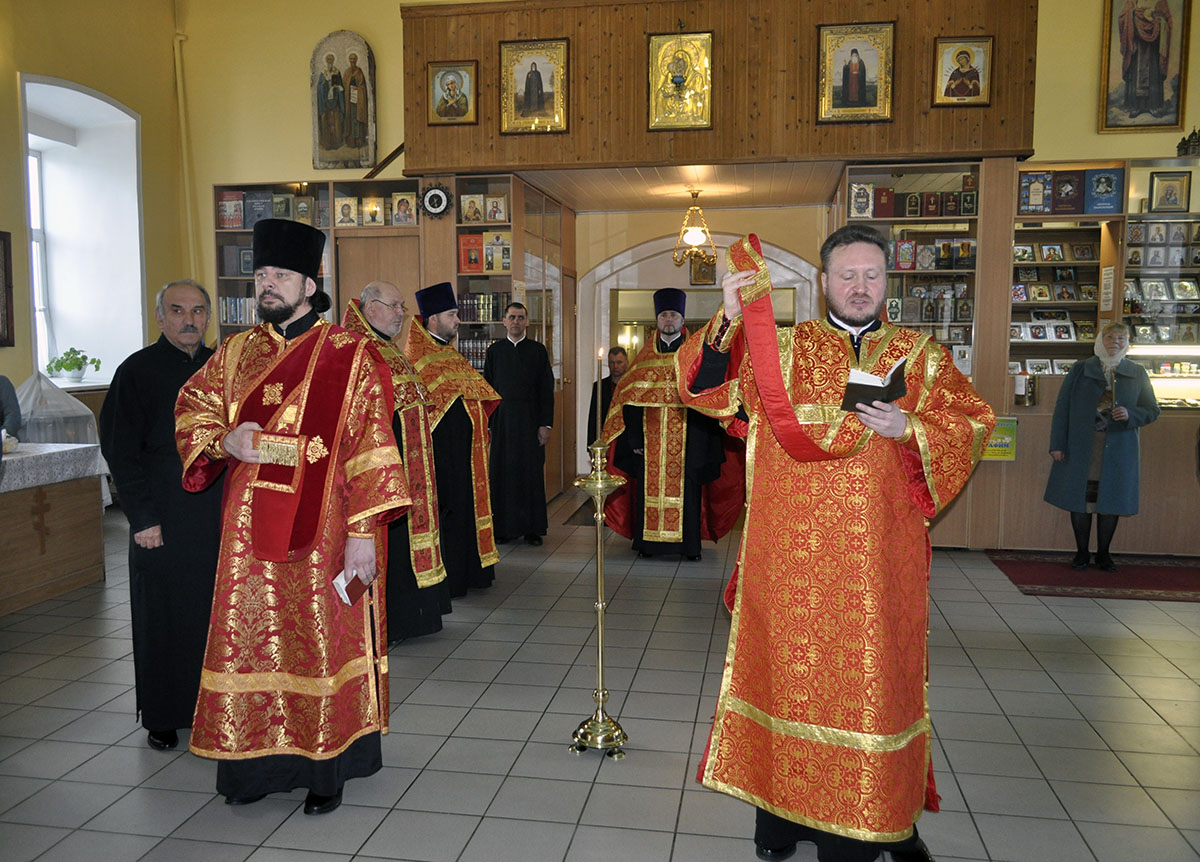 Всенощное бдение в канун дня памяти святителя Николая Чудотворца