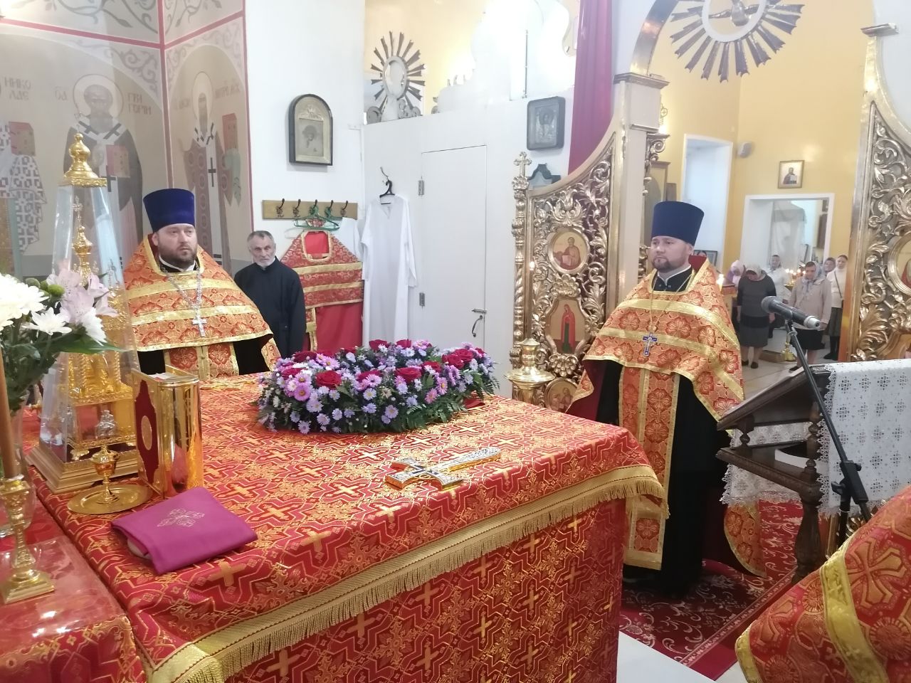 Всенощное бдение в канун празднования Воздвижения Животворящего Креста Господня