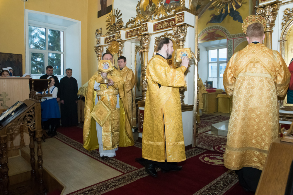 В престольный праздник митрополит Серафим совершил литургию в нашем храме  