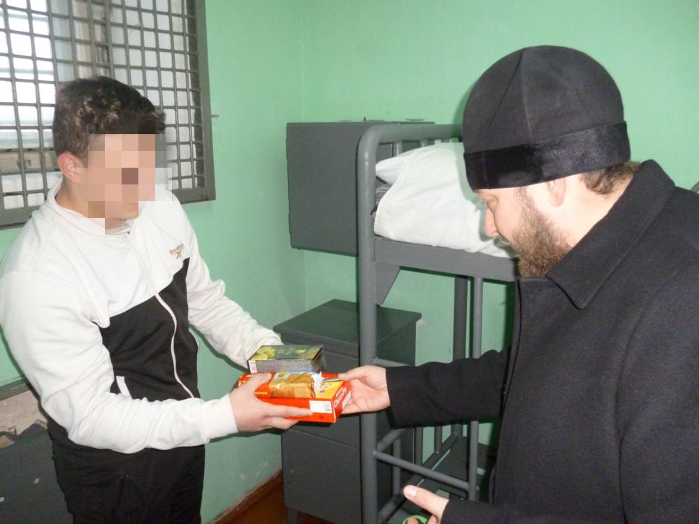 В дни рождественских праздников протоиерей Антоний Шварев встретился с несовершеннолетними, содержащимися в следственном изоляторе