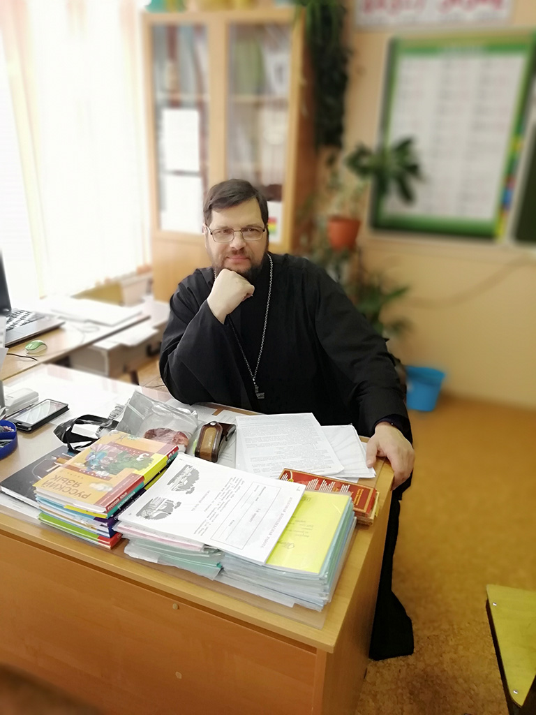 Иерей Сергий Беляков посетил с пастырским визитом среднюю общеобразовательную школу №47 города Пензы