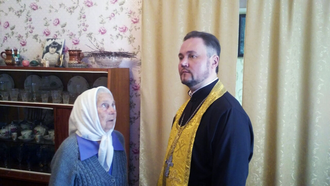Посещение старейшей алтарницы Никольского храма