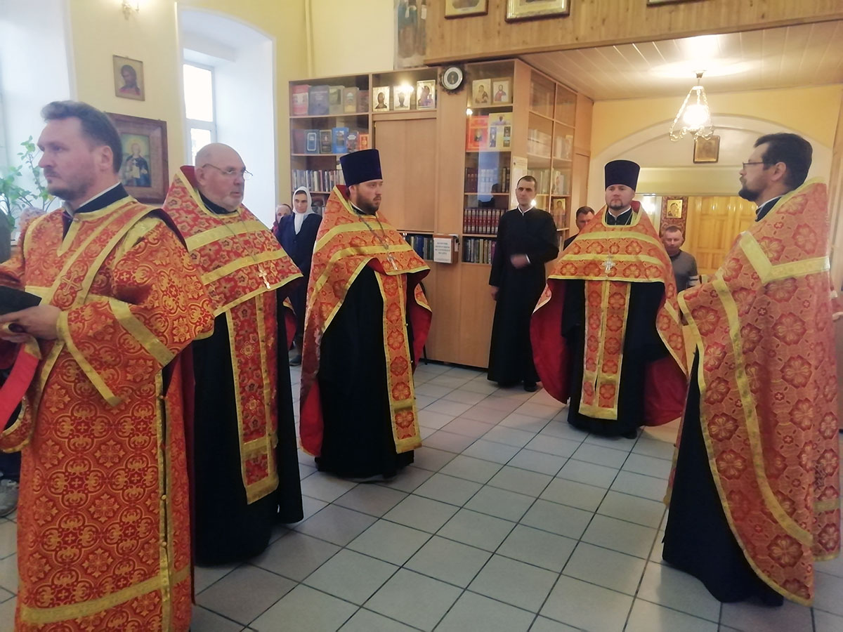 Всенощное бдение в канун празднования Воздвижения Животворящего Креста Господня