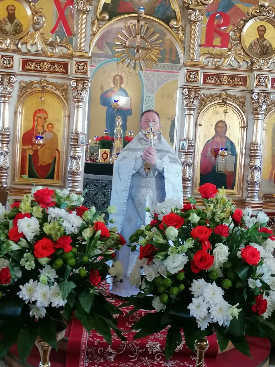В Великую Субботу протоиерей Александр Филиппов совершил Литургию святителя Василия Великого