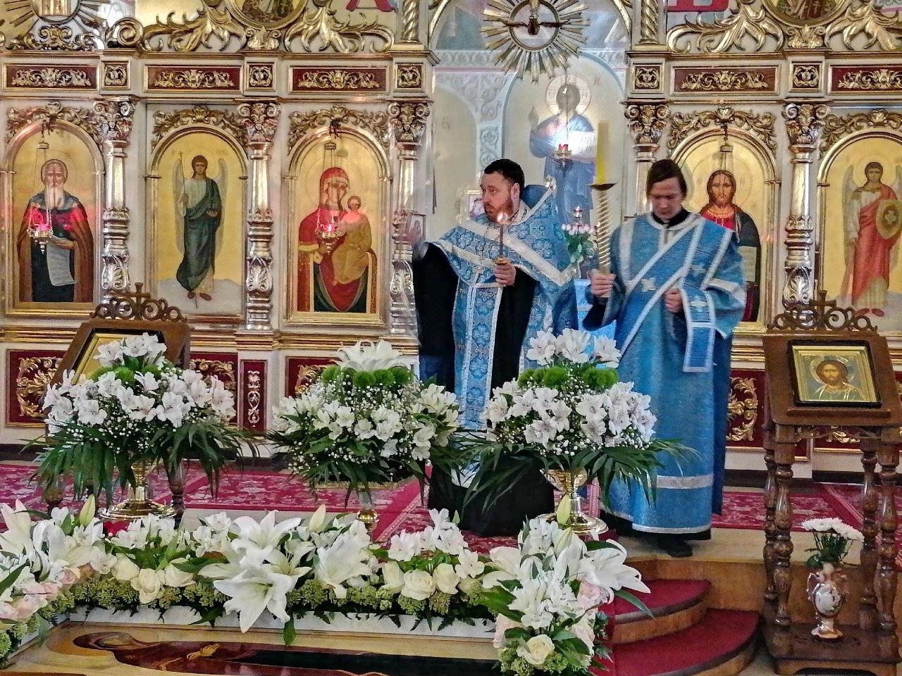 Всенощное бдение с чином Погребения Плащаницы Пресвятой Богородицы