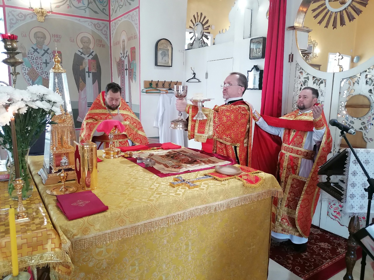 Празднование Происхождение Честных Древ Животворящего Креста Господня