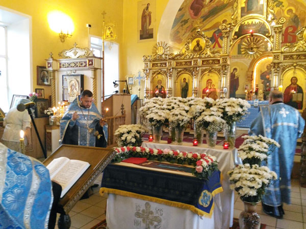 Всенощное бдение с Чином погребения Плащаницы Божией Матери