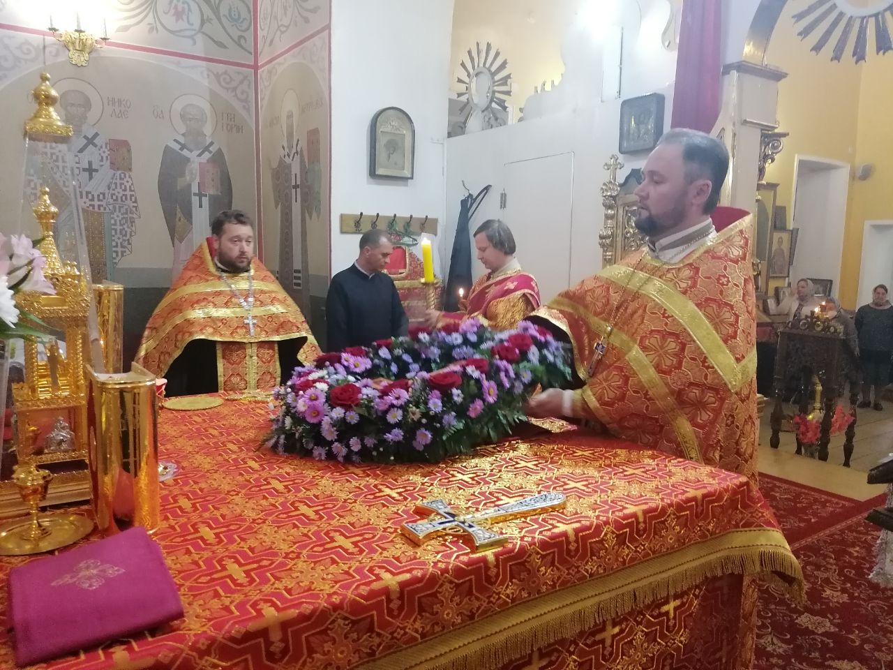 Всенощное бдение в канун празднования Воздвижения Животворящего Креста Господня