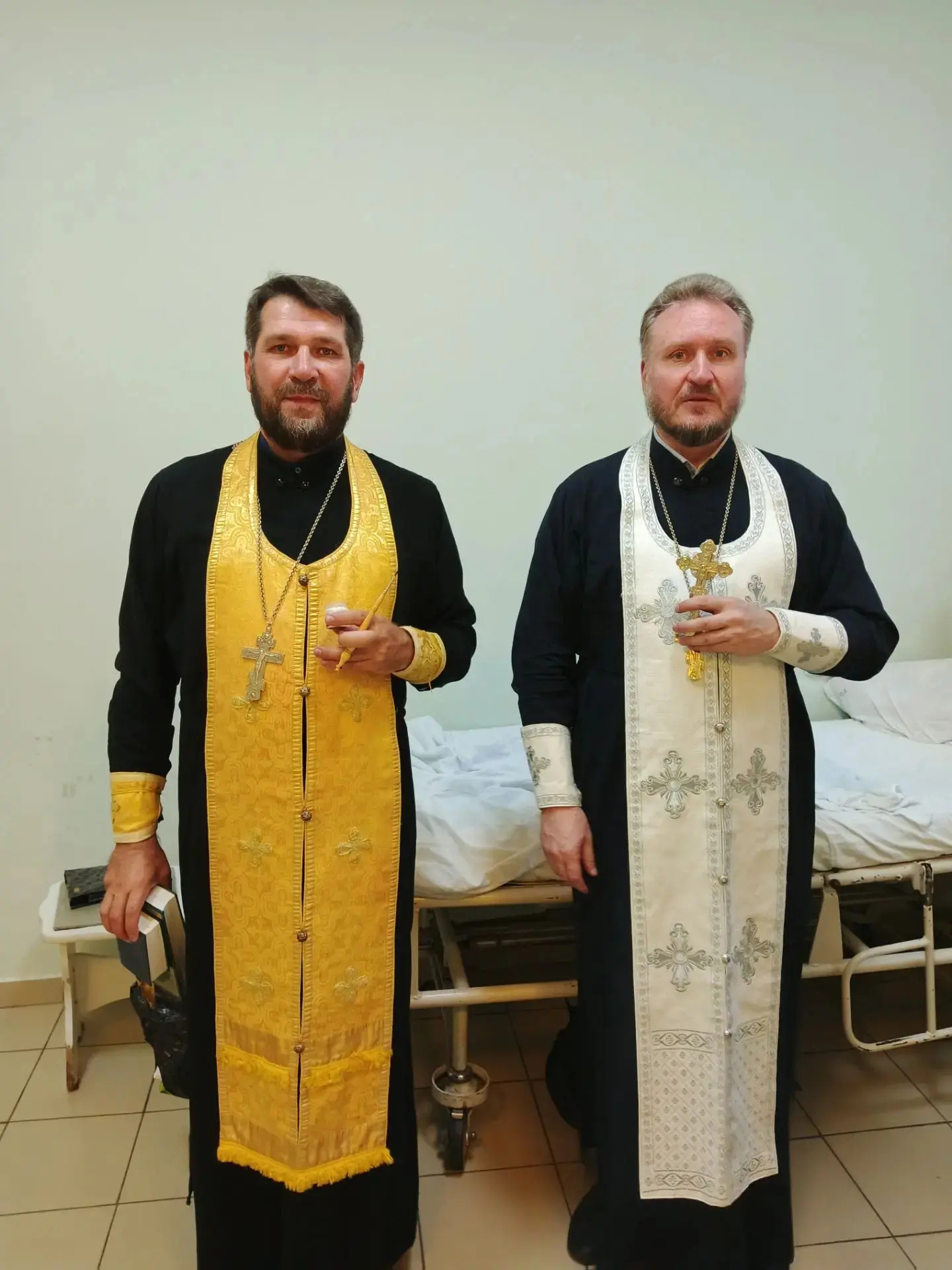 Священники посетили раненых СВО