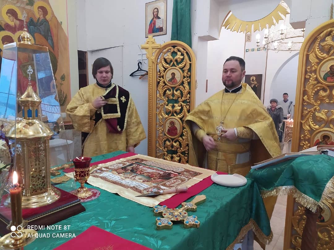 Литургия в первую годовщину великого освящения храма в Камайке