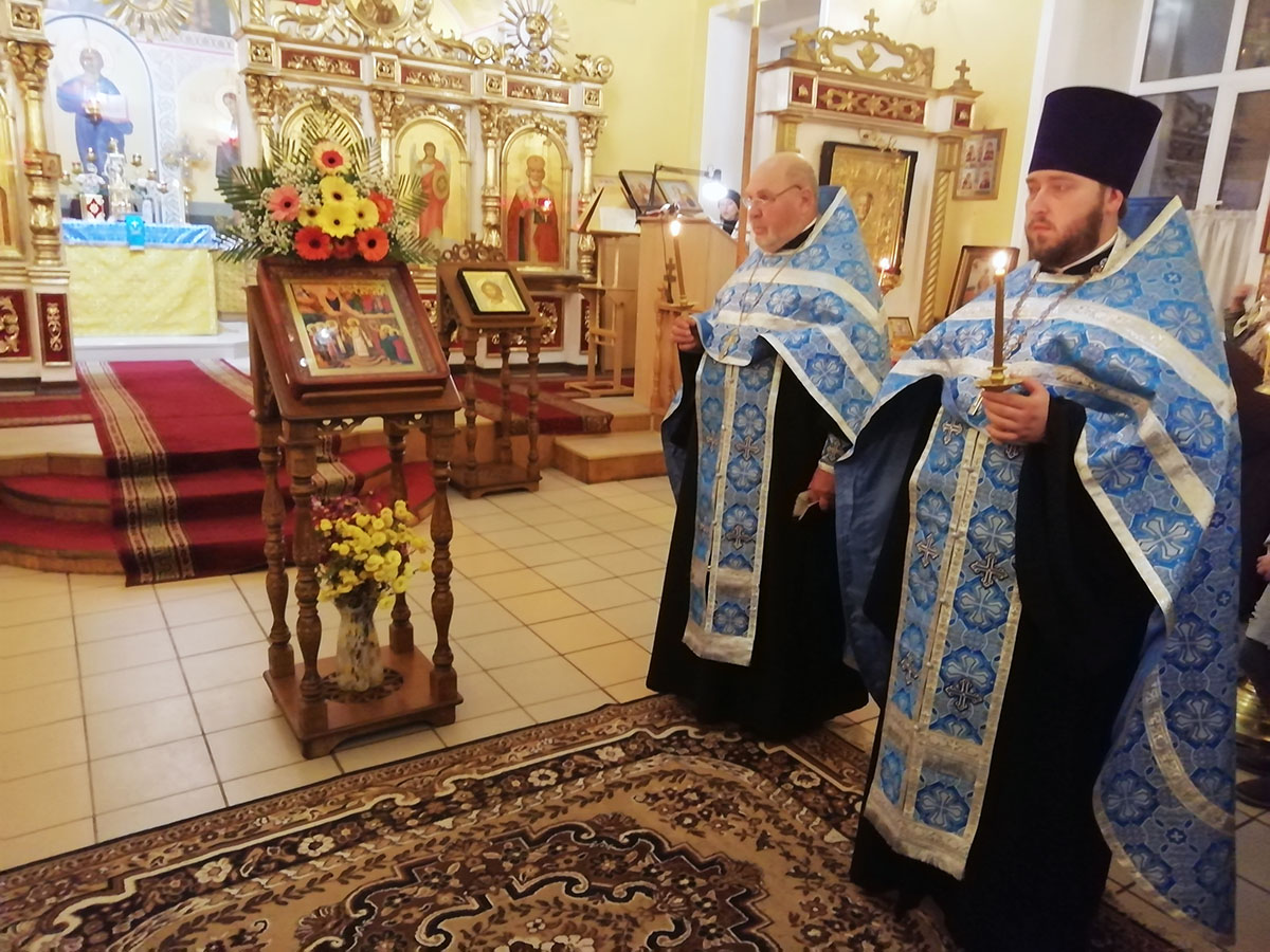 Всенощное бдение в канун празднования Покрова Пресвятой Богородицы 
