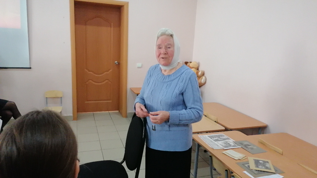 В воскресной школе состоялась встреча со старейшей сотрудницей епархиального управления