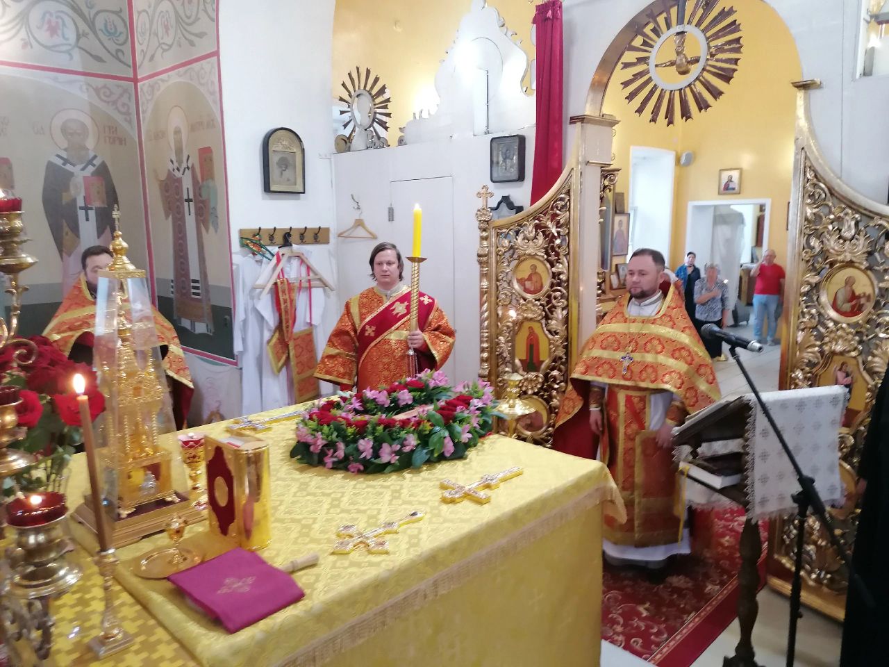Вечернее богослужение в канун праздника Происхождение Честных Древ Животворящего Креста Господня
