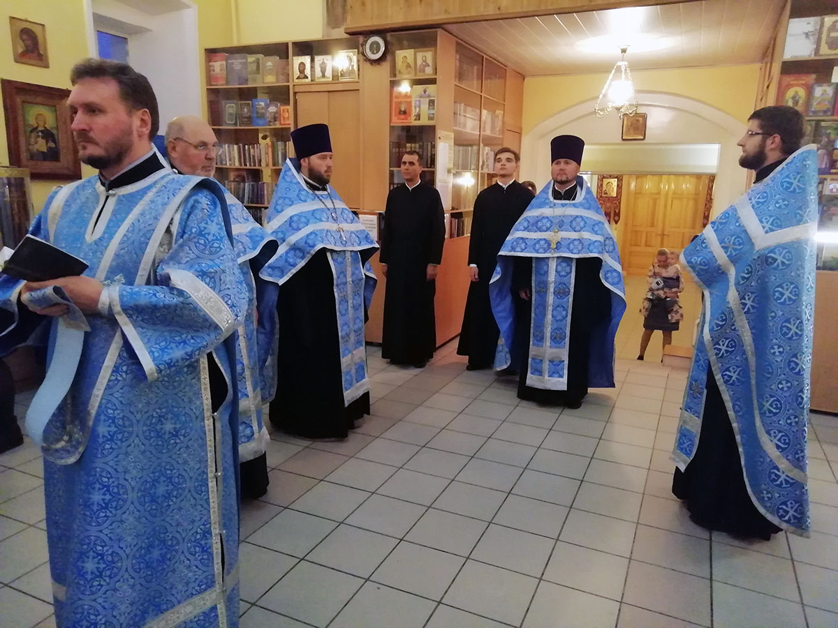 Всенощное бдение в канун празднования Покрова Пресвятой Богородицы 