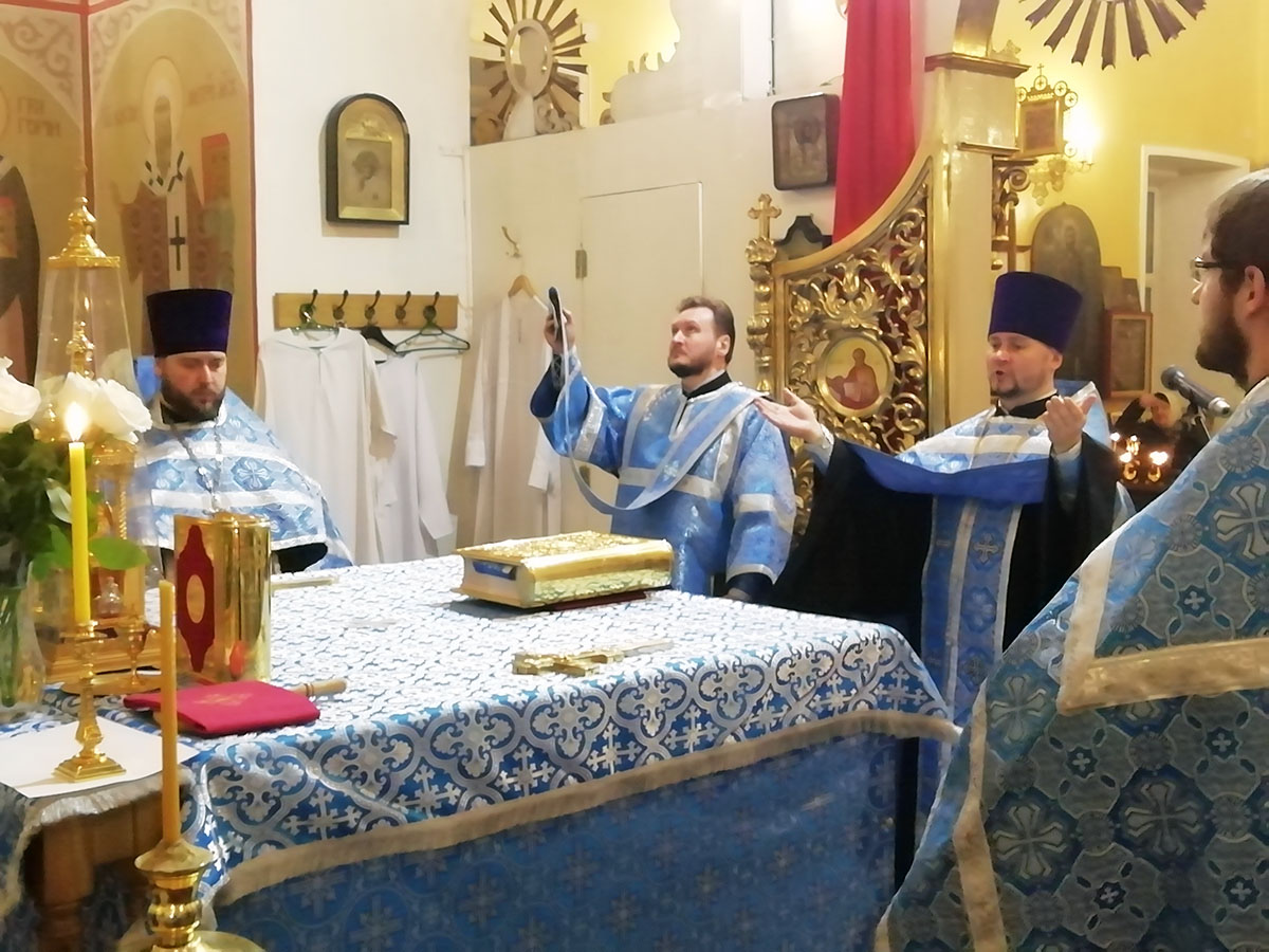 Всенощное бдение в канун празднования Введения во храм Пресвятой Богородицы