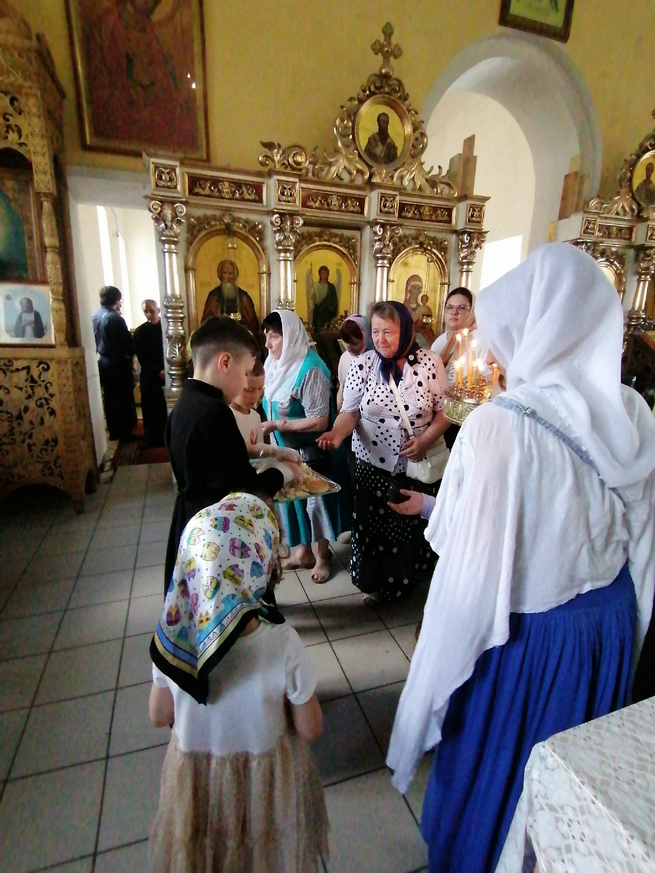 Неделя Всех святых в земле Русской просиявших