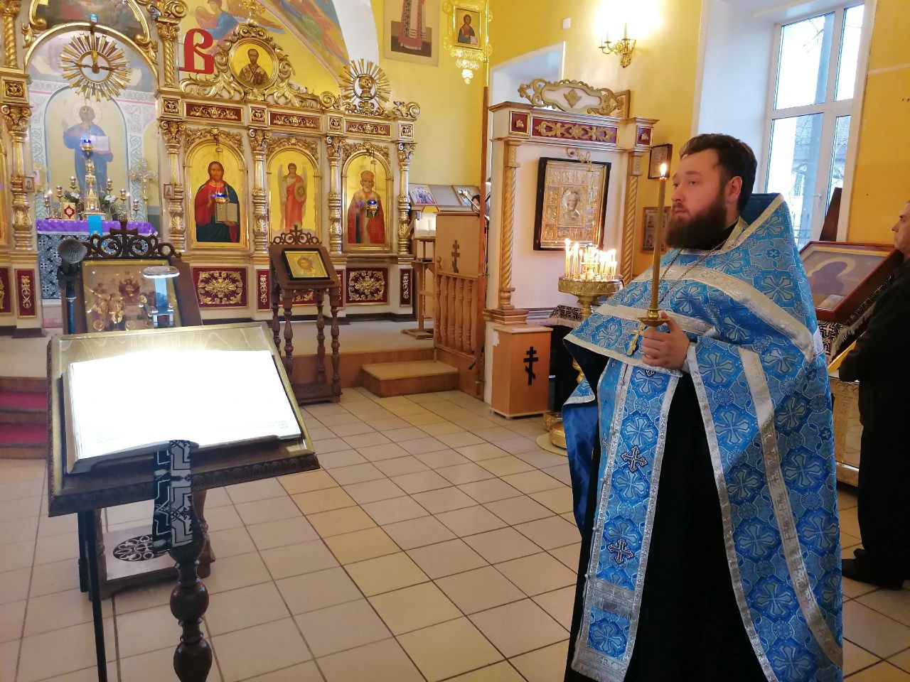 Богослужение в канун Субботы Акафиста