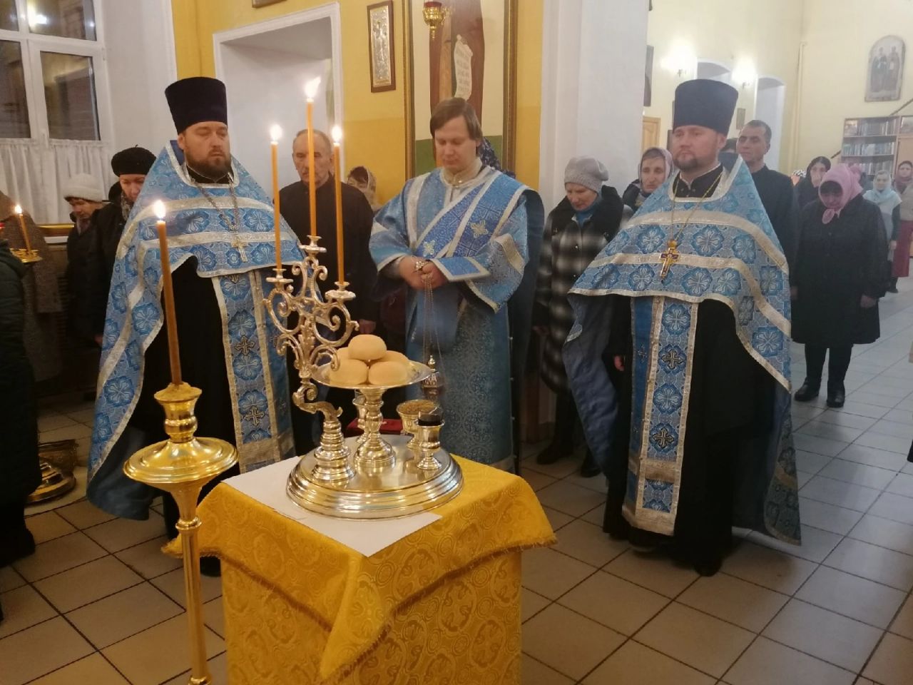 Всенощное бдение в канун празднования Казанской иконе Божией Матери