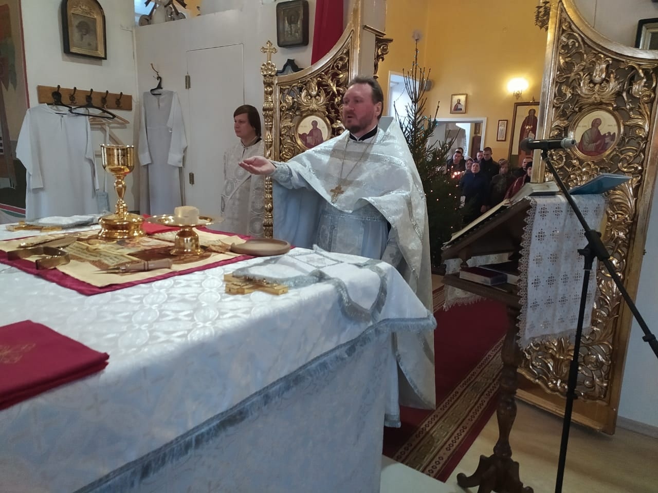 Утренняя Рождественская литургия