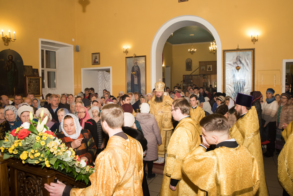 В канун престольного праздника митрополит Серафим совершил всенощное бдение в нашем храме