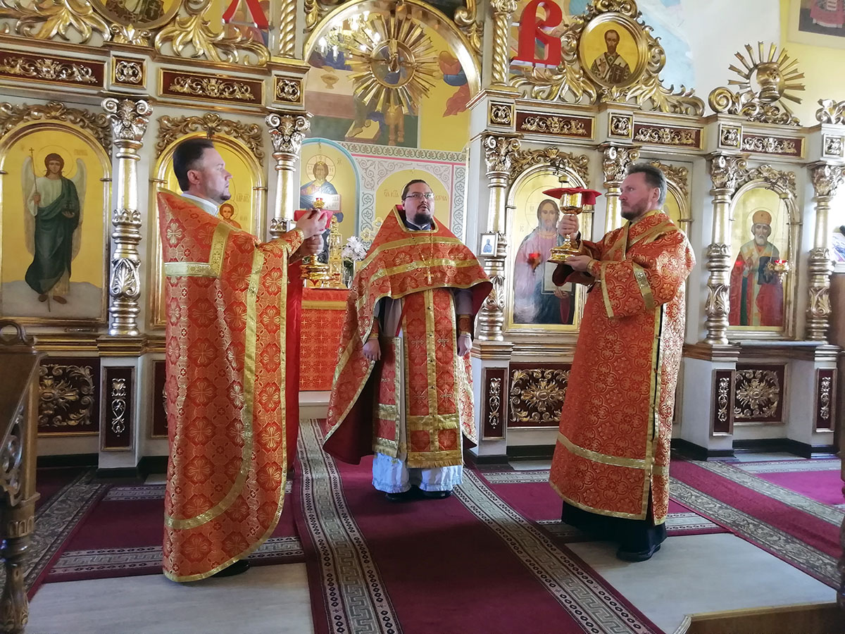 Праздник Воздвижения Животворящего Креста Господня
