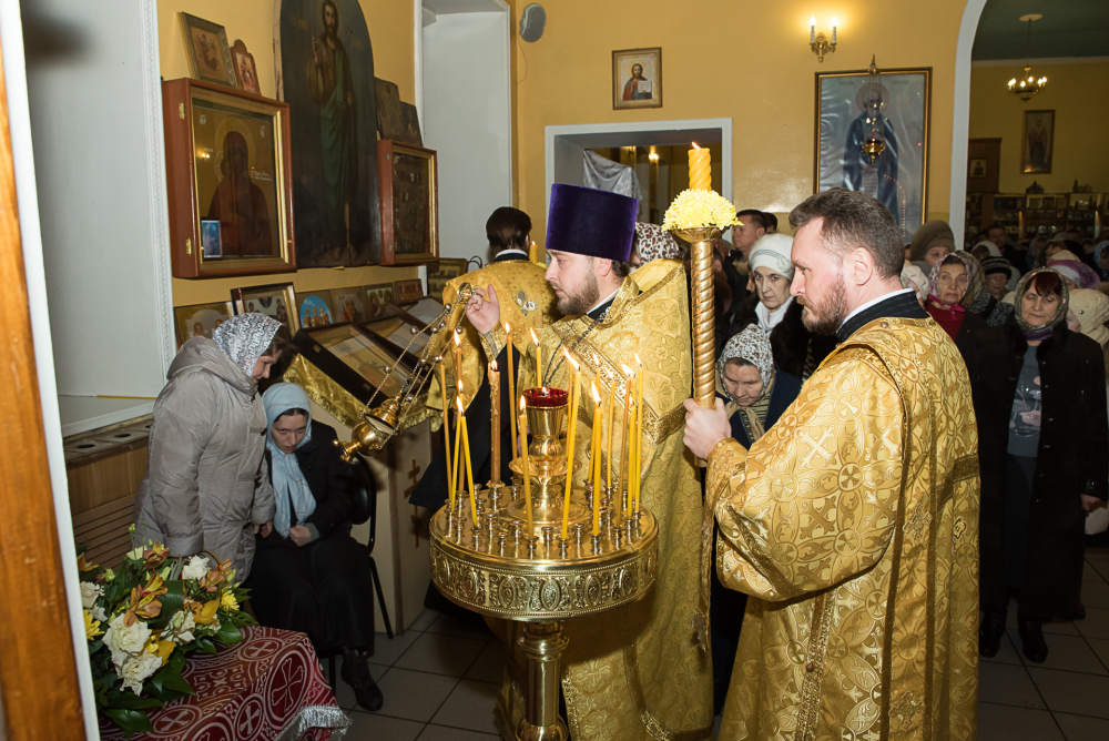В канун престольного праздника митрополит Серафим возглавил всенощное бдение в нашем храме
