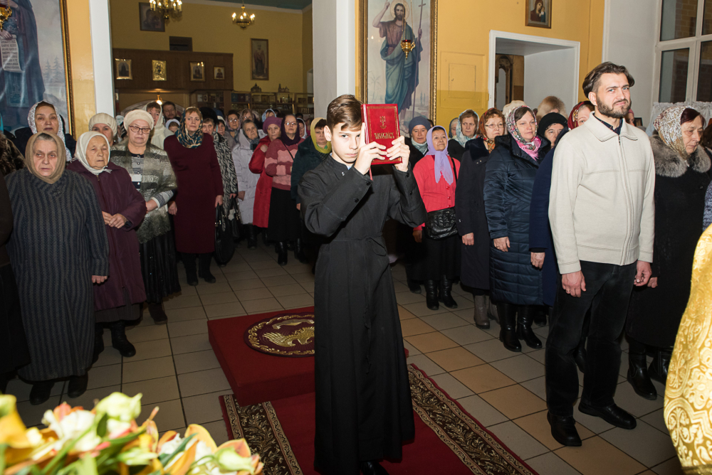 В канун престольного праздника митрополит Серафим возглавил всенощное бдение в нашем храме