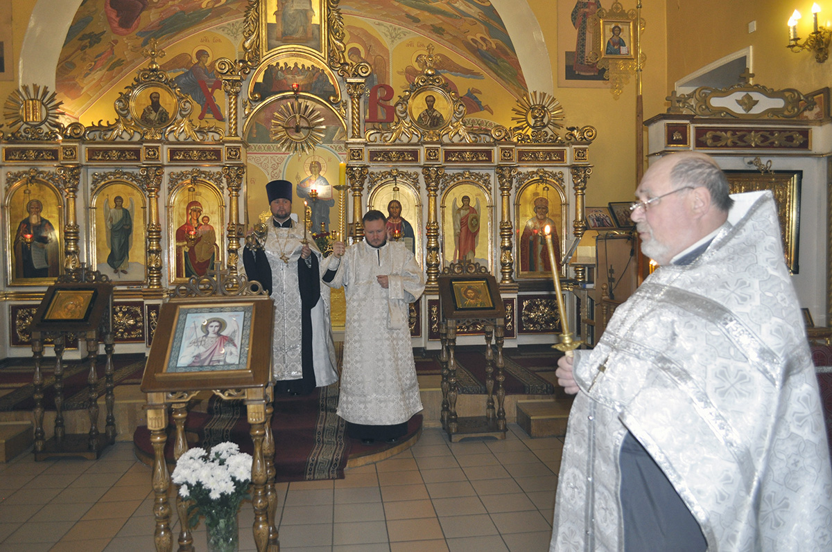 Всенощное бдение в канун празднования Собора Архистратига Михаила
