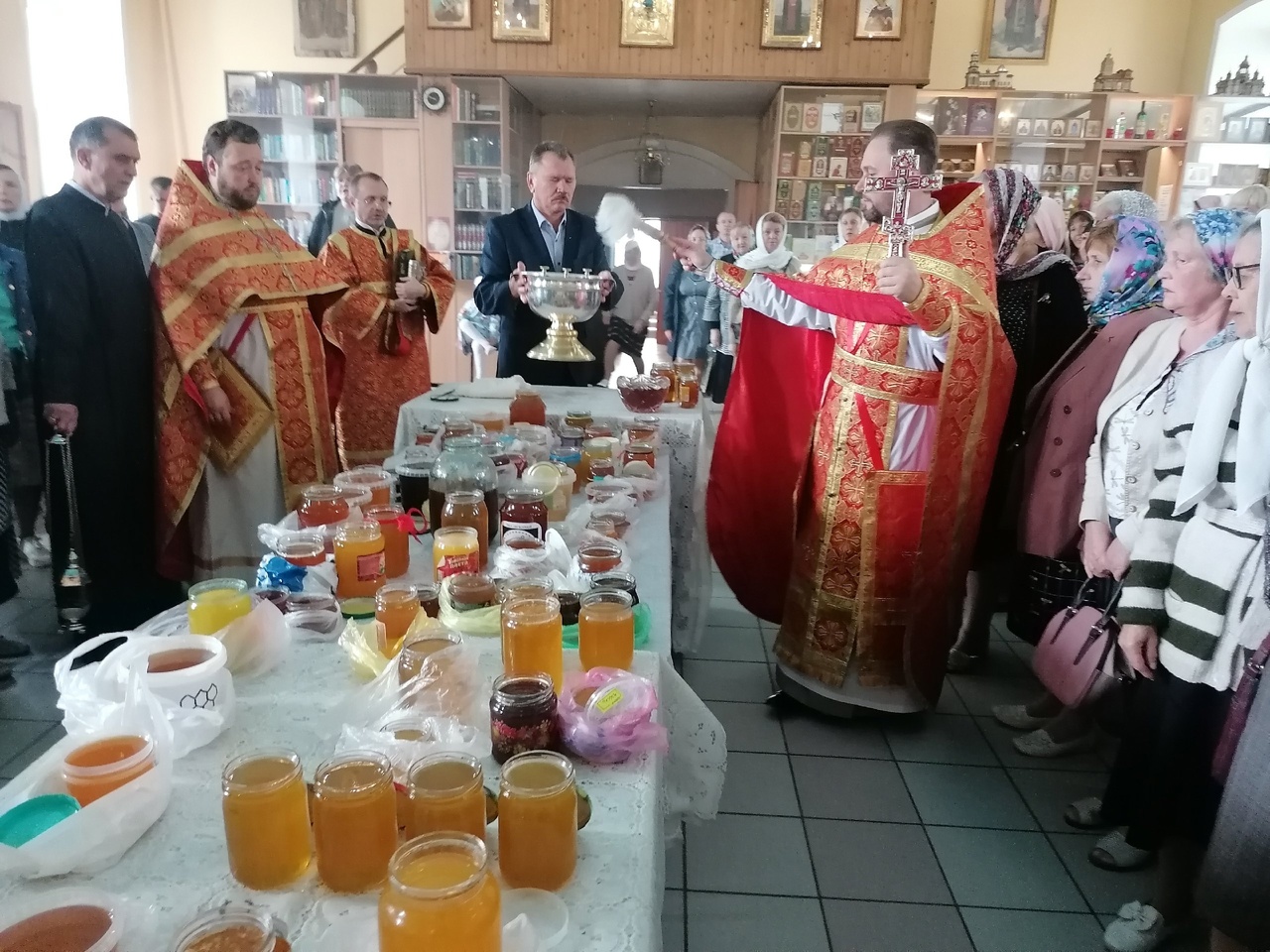 Празднование Происхождение Честных Древ Животворящего Креста Господня