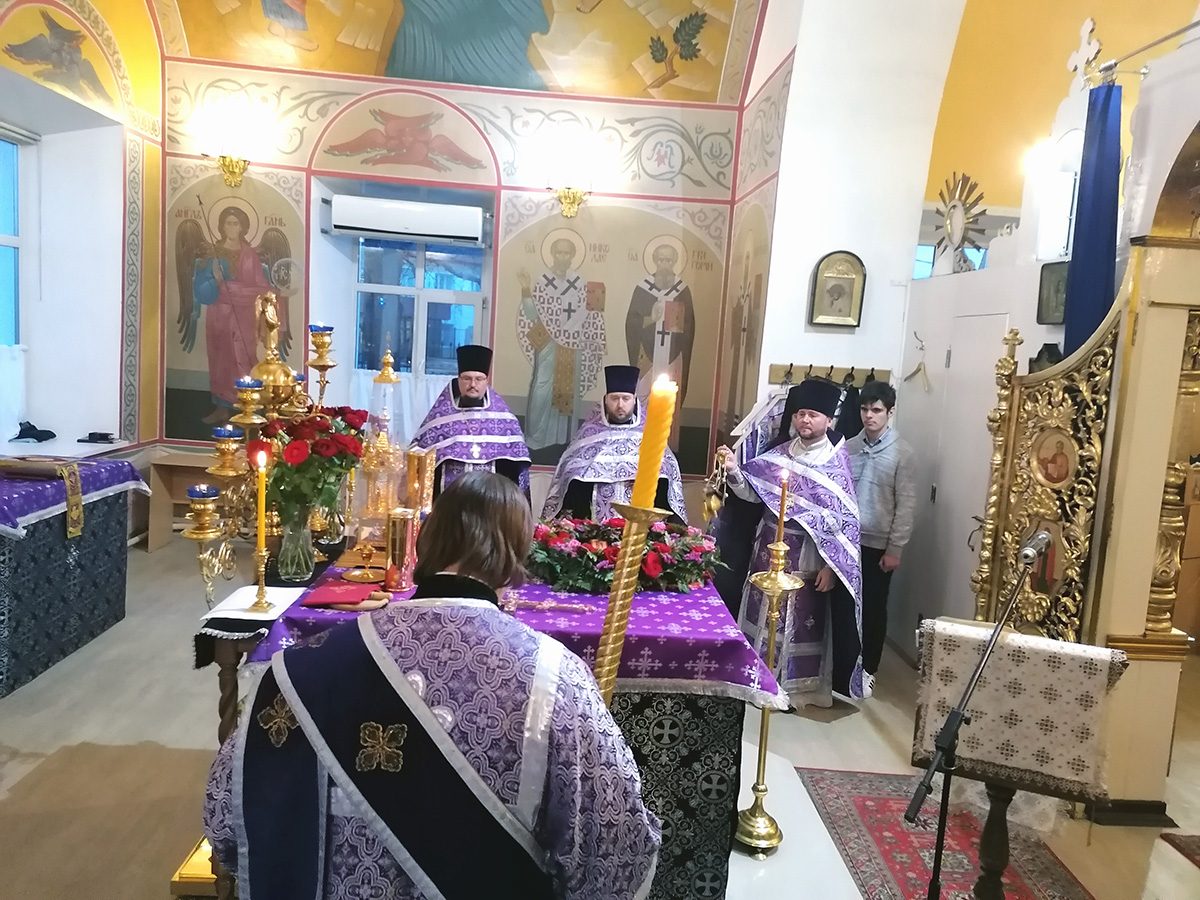 Всенощное бдение в канун Крестопоклонной Недели