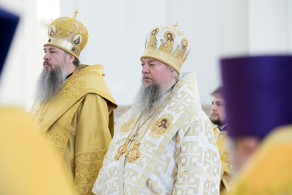 Протоиерей Александр Филиппов сослужил митрополиту Серафиму в день празднования Собора Пензенских святых  за литургией в Спасском кафедральном соборе 