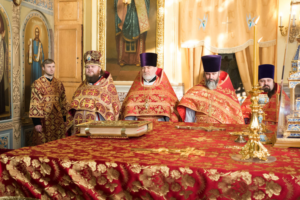 В праздник Собора новомучеников и исповедников Церкви Русской митрополит Серафим принял поздравления с днем Ангела