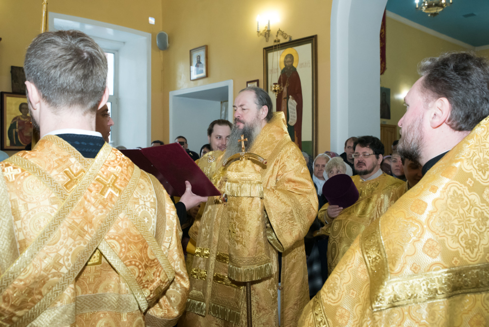 В престольный праздник митрополит Серафим совершил литургию в нашем храме  