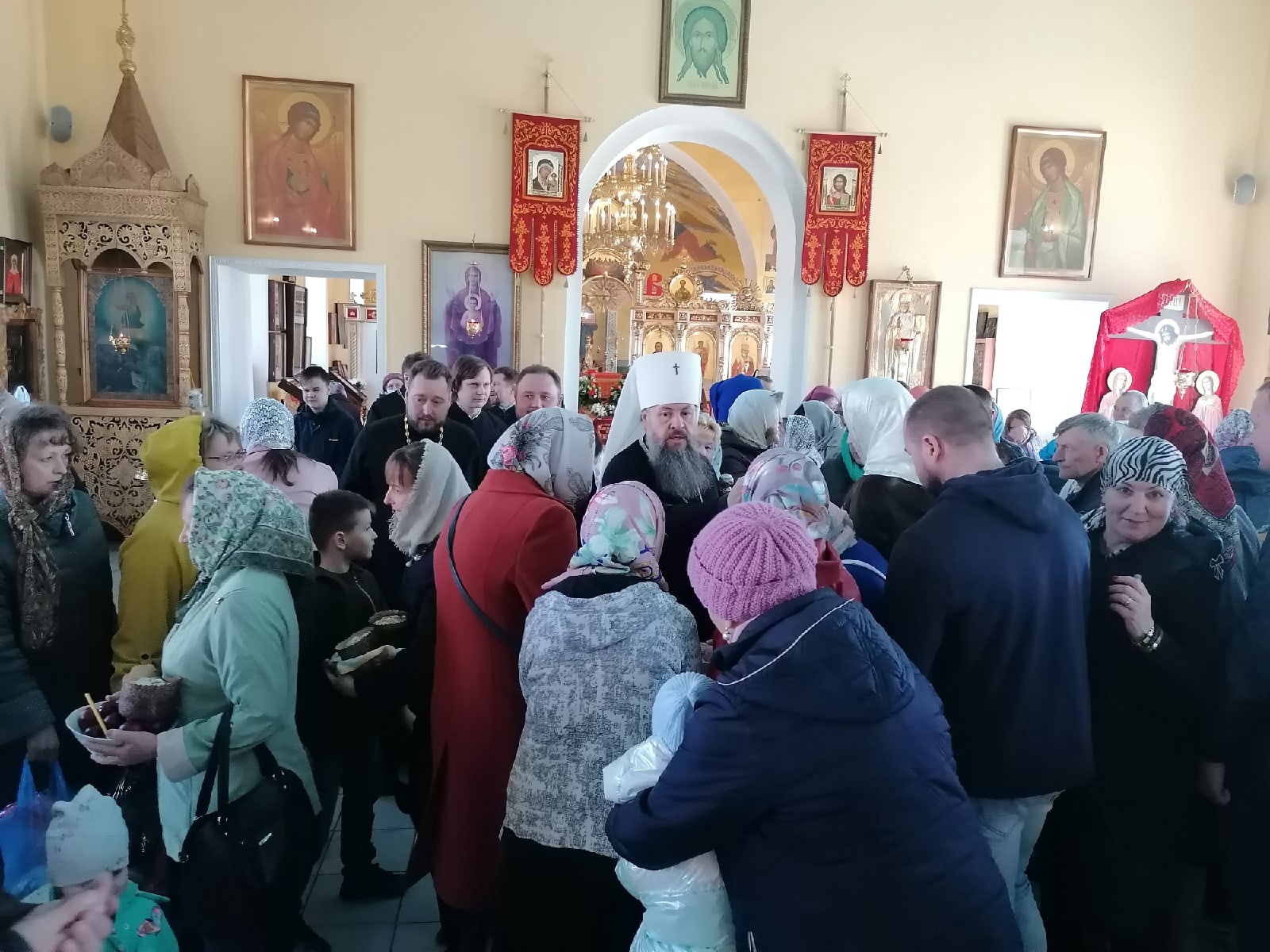 В Великую Субботу 23 апреля 2022 года Высокопреосвященный Серафим, митрополит Пензенский и Нижнеломовский, посетил наш храм