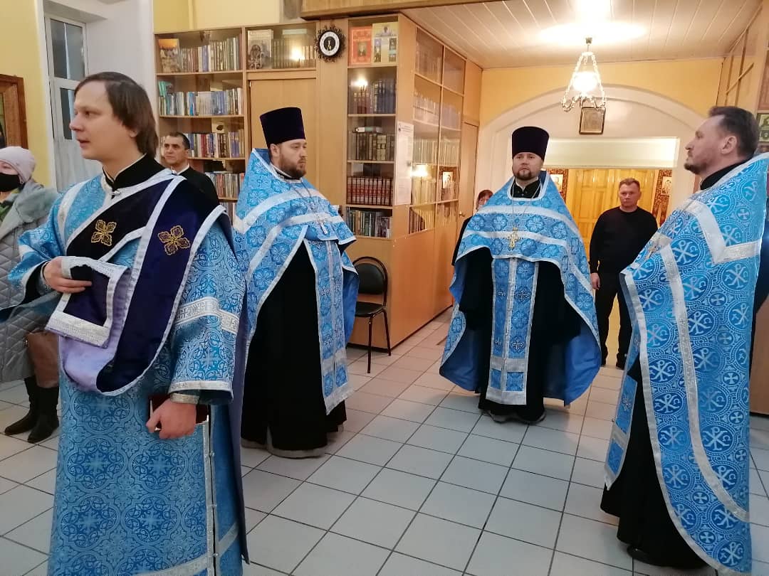 Всенощное бдение в канун Введения во храм Пресвятой Богородицы 