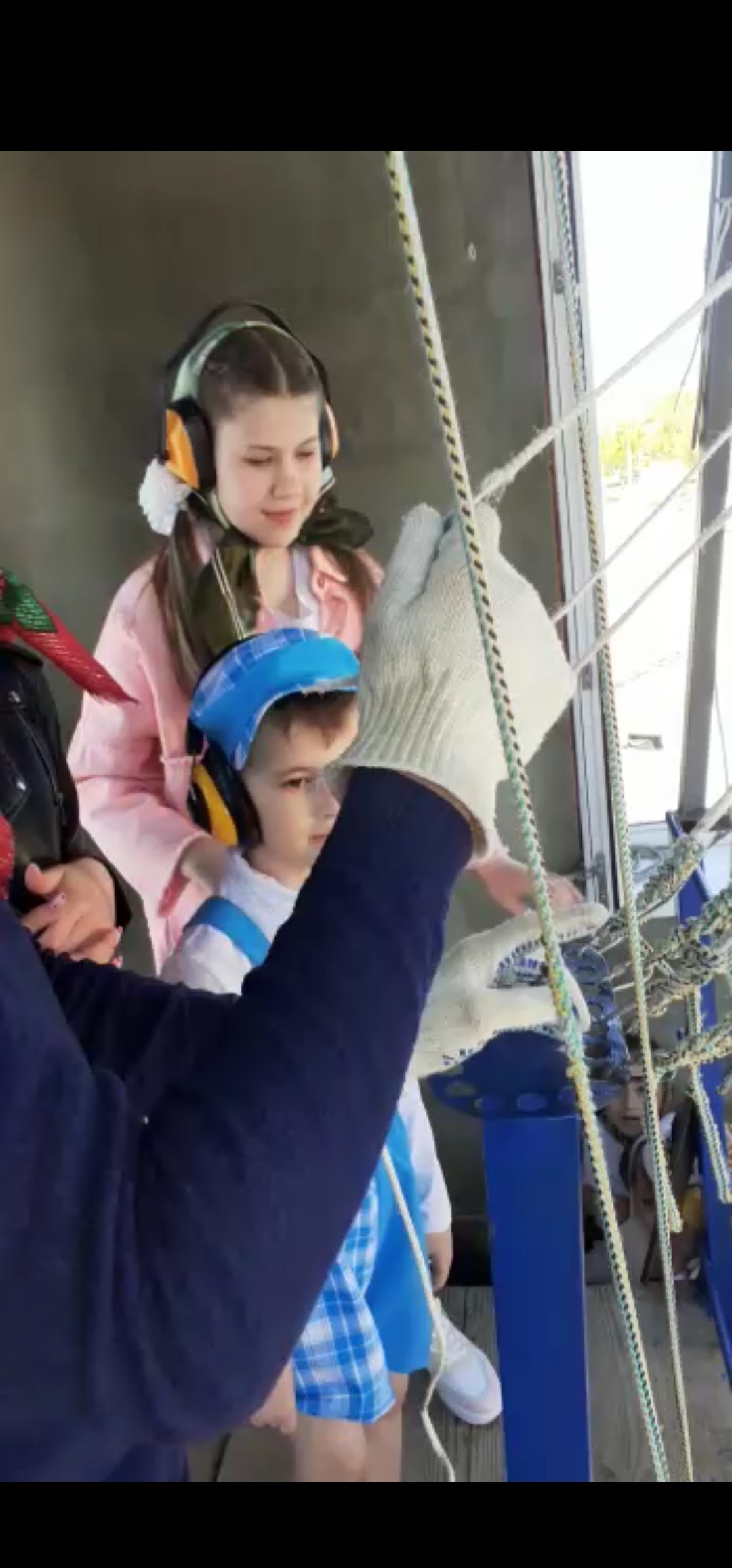 В День Победы школьники совершили колокольный звон