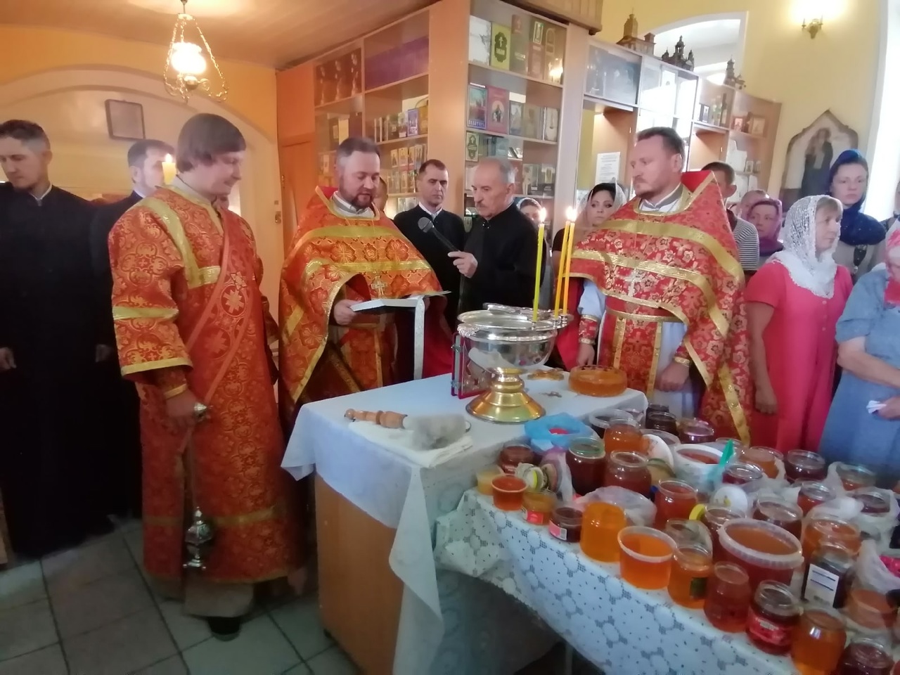 Празднование Происхождение Честных Древ Животворящего Креста Господня