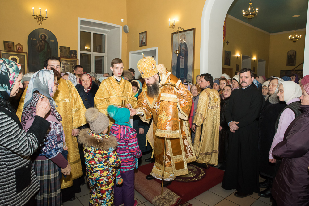 В канун престольного праздника митрополит Серафим возглавил всенощное бдение в нашем храме