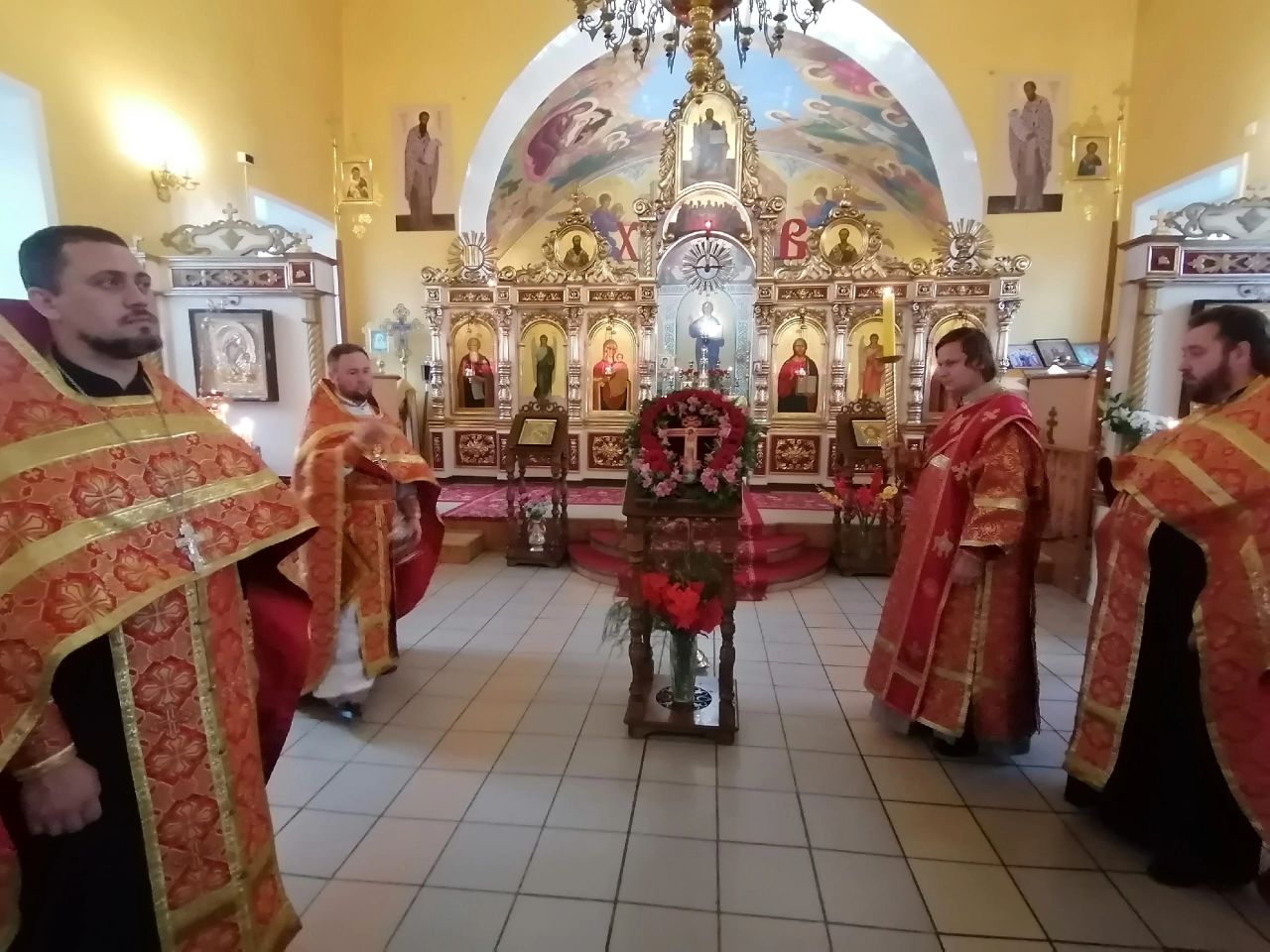 Вечернее богослужение в канун праздника Происхождение Честных Древ Животворящего Креста Господня