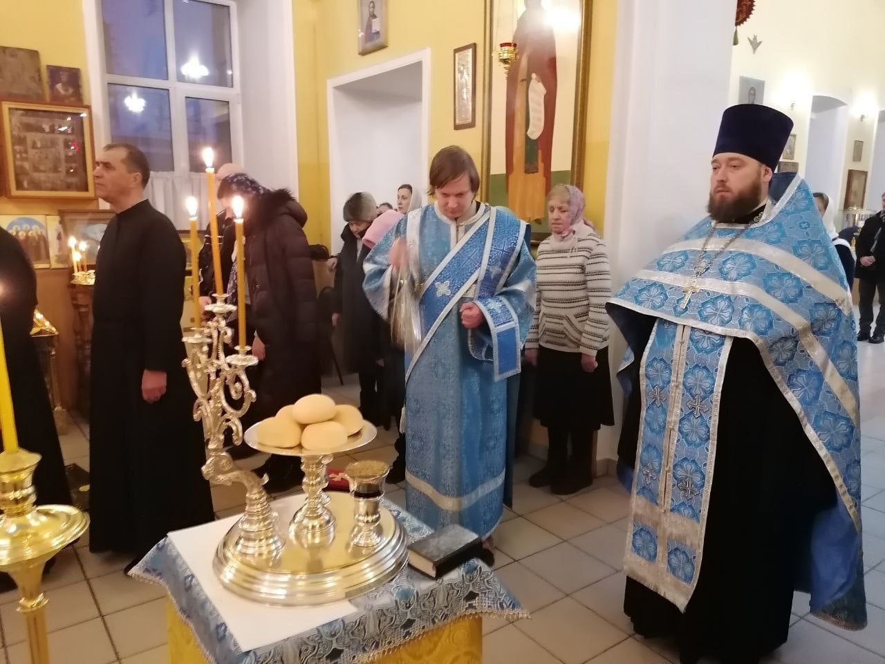 Всенощное бдение в канун праздника Сретение Господне