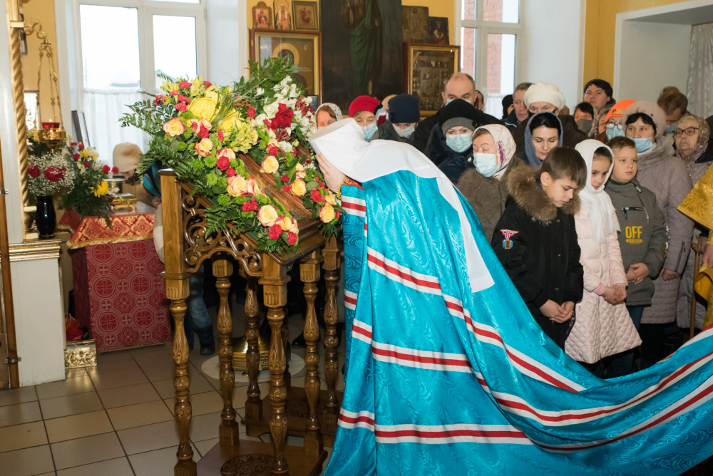 В день памяти святителя Николая Чудотворца митрополит Серафим совершил литургию в нашем храме