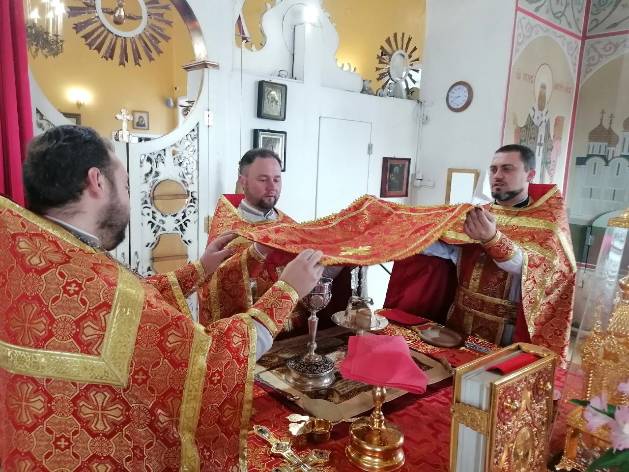Празднование Воздвижения Животворящего Креста Господня 