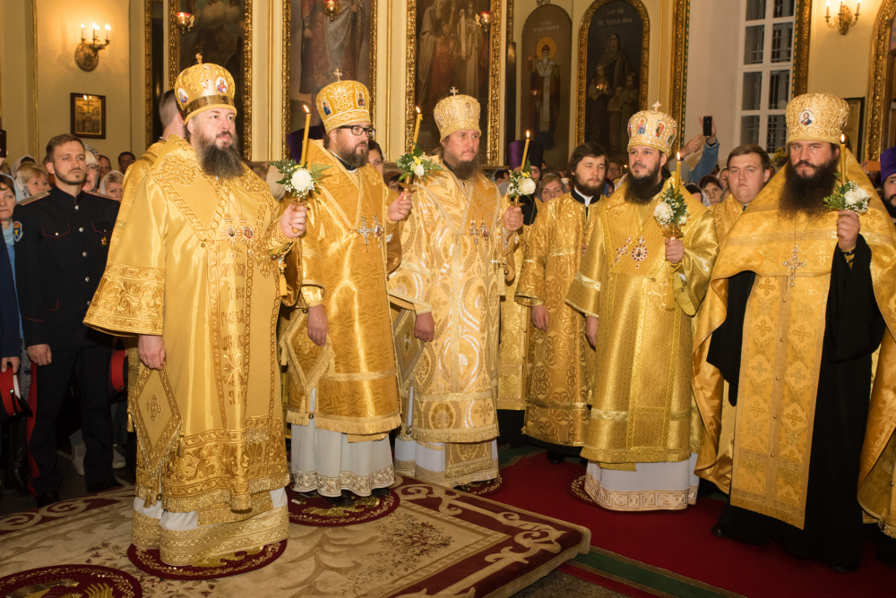 В канун дня памяти святителя Иннокентия Пензенского митрополит Серафим и архипастыри из соседних регионов совершили всенощное бдение в Успенском кафедральном соборе