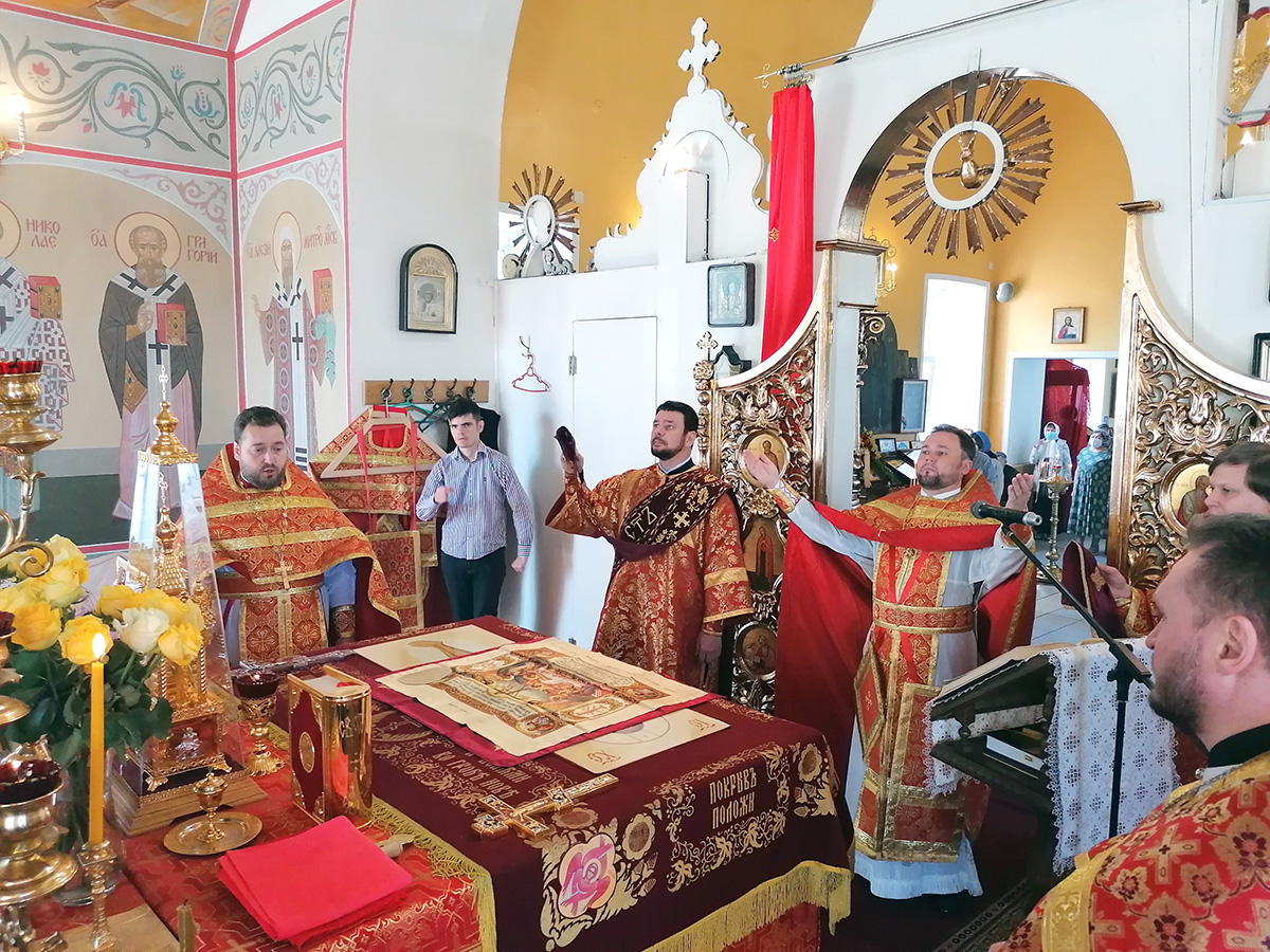 Поздравление с Днём рождения настоятеля нашего храма