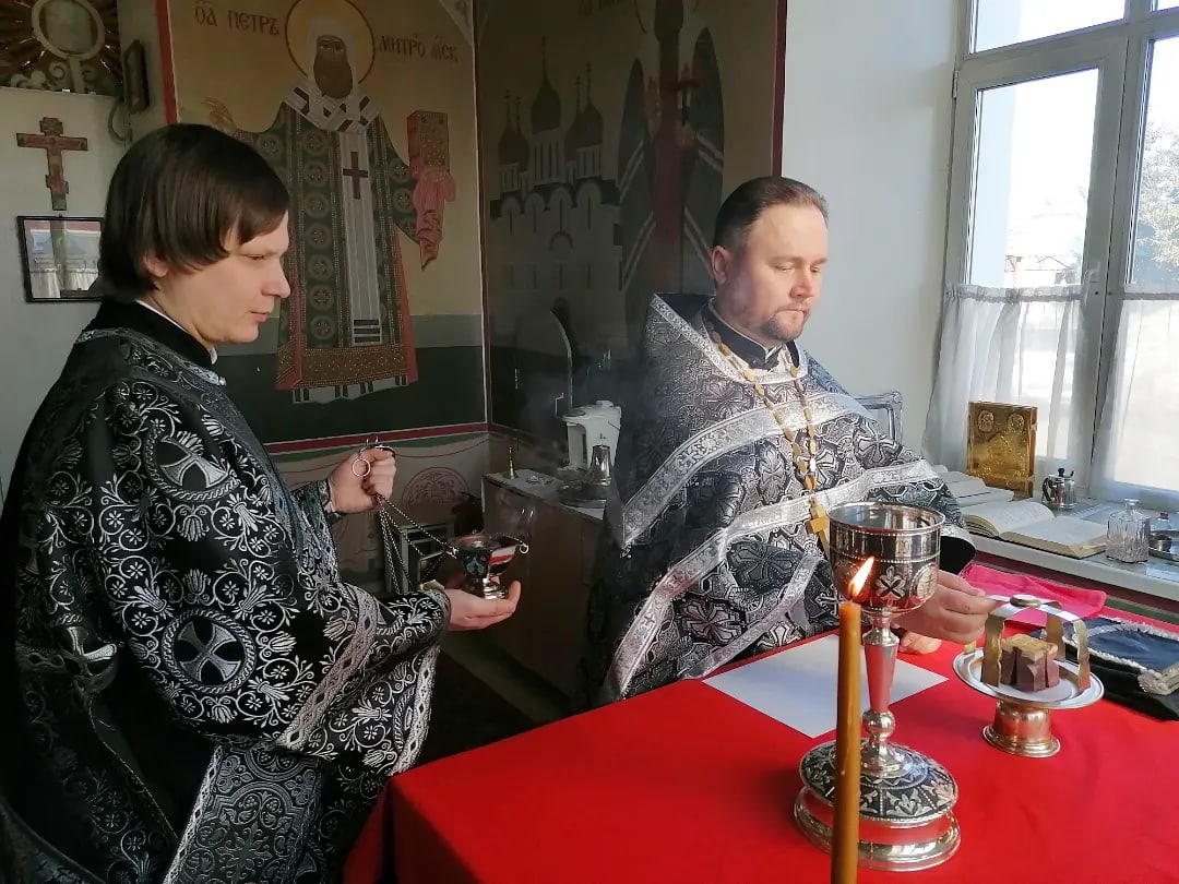 Протоиерей Александр Филиппов совершил Божественную Литургию Преждеосвященных Даров